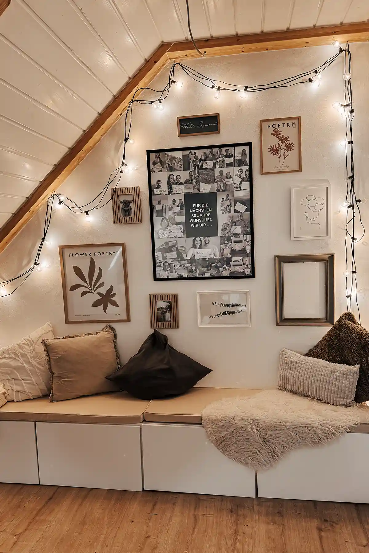 Sitzbank Büro mit Lichterketten