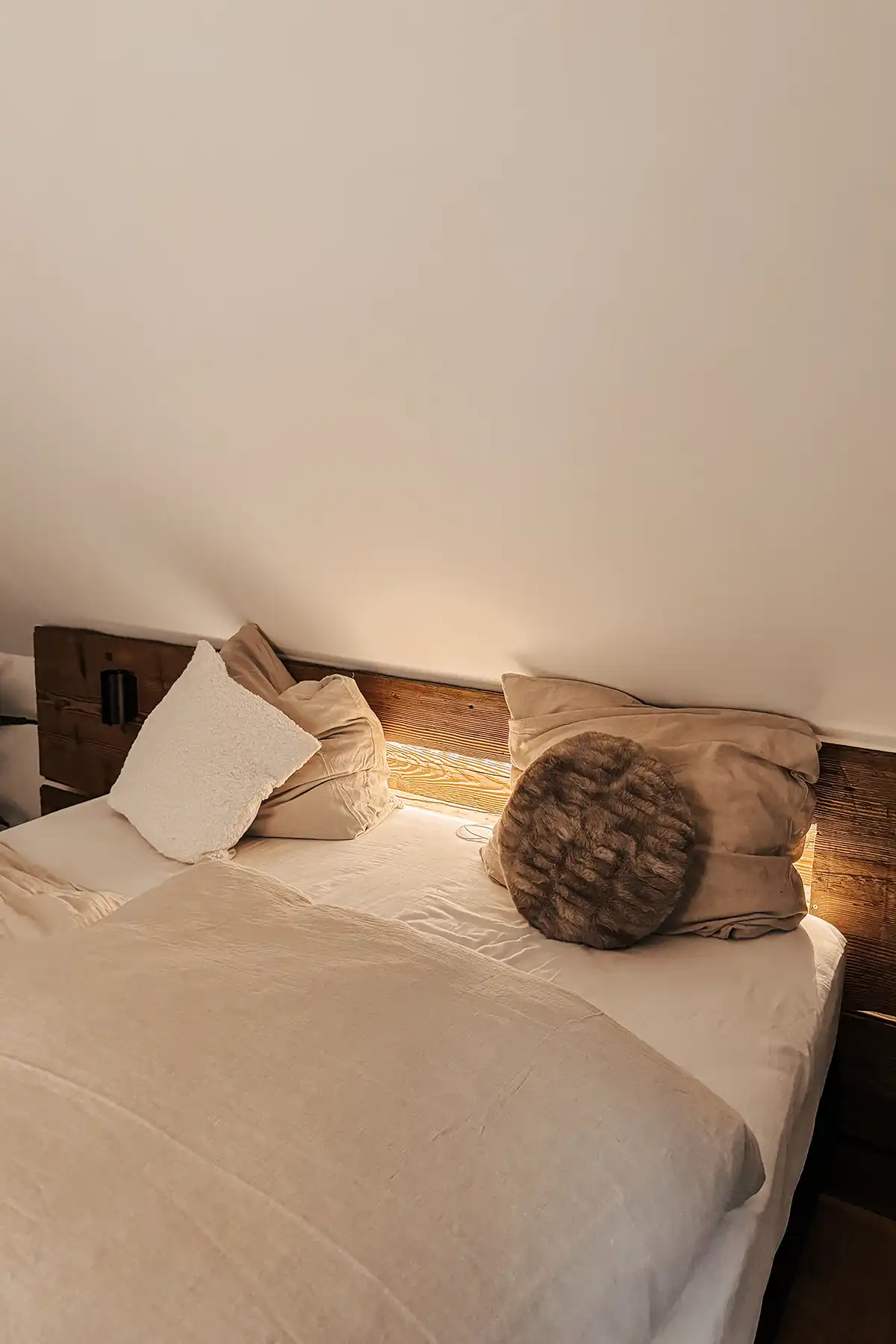 Schlafzimmer Bett Nachher