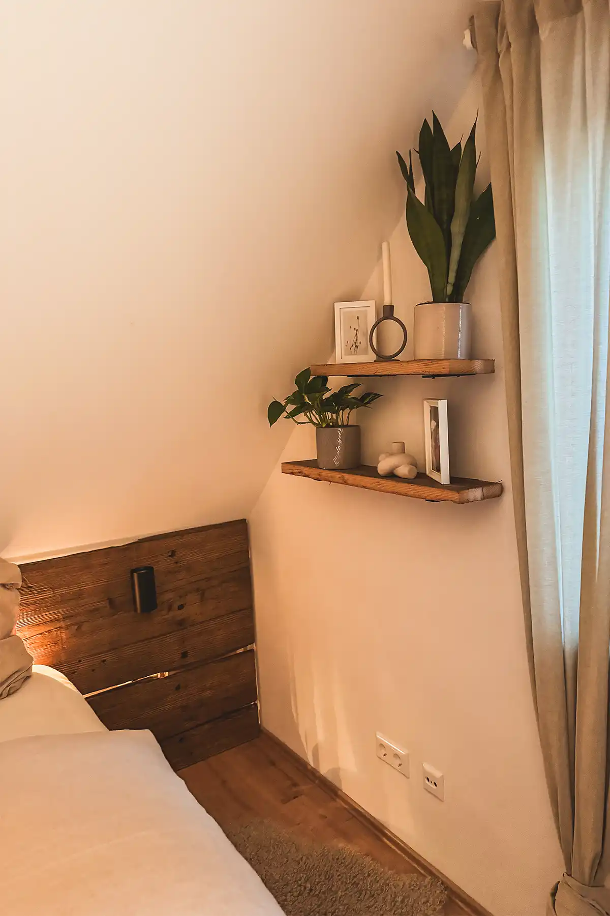 Details Regal Schlafzimmer