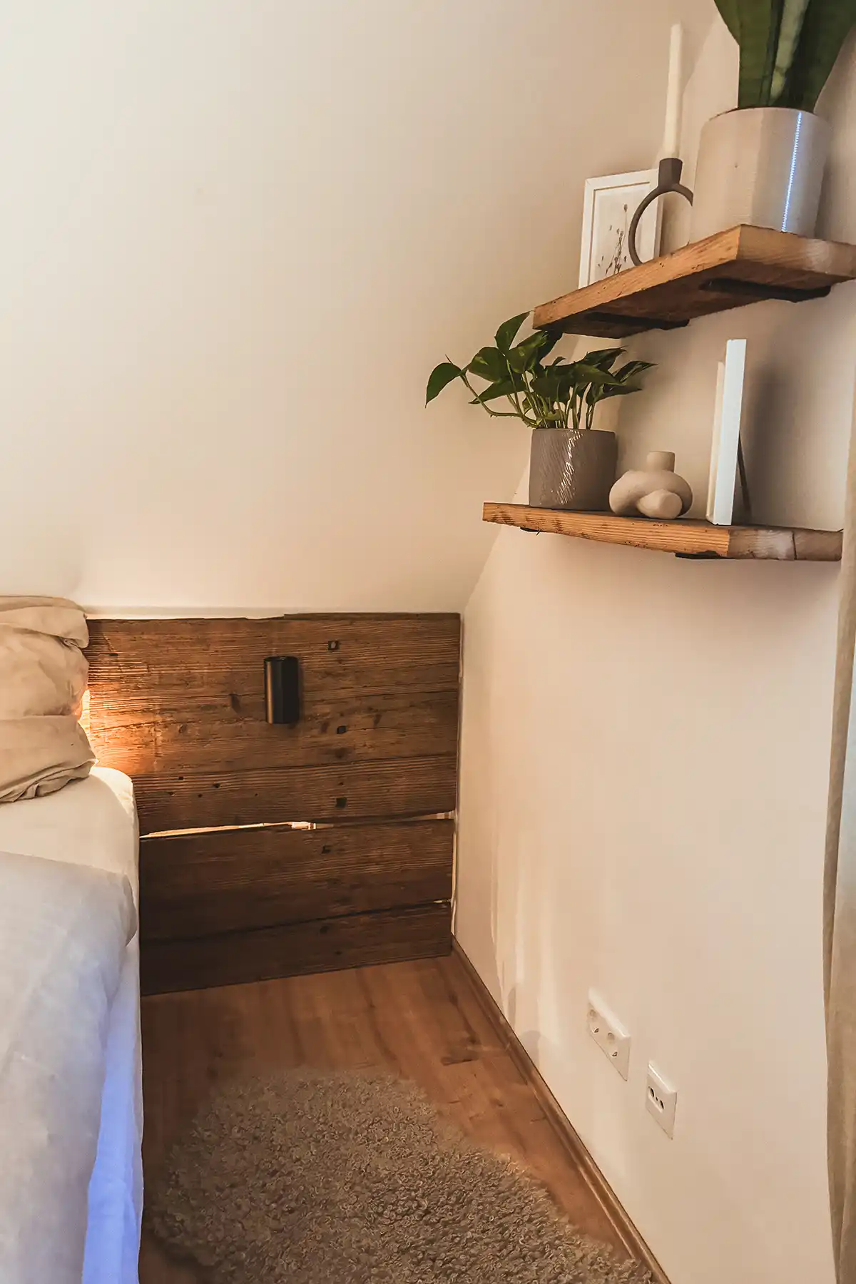 Details Regal Schlafzimmer