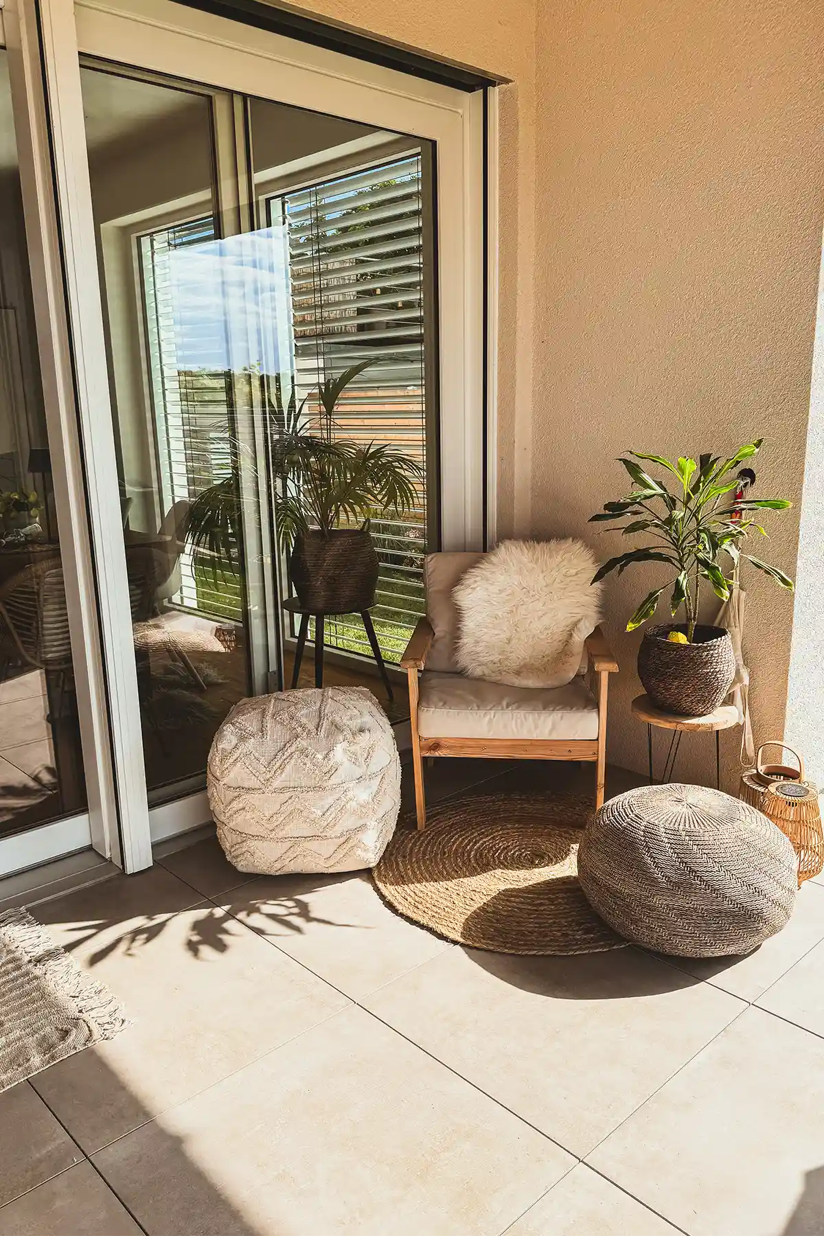 Terasse Sitzecke mit Poufs